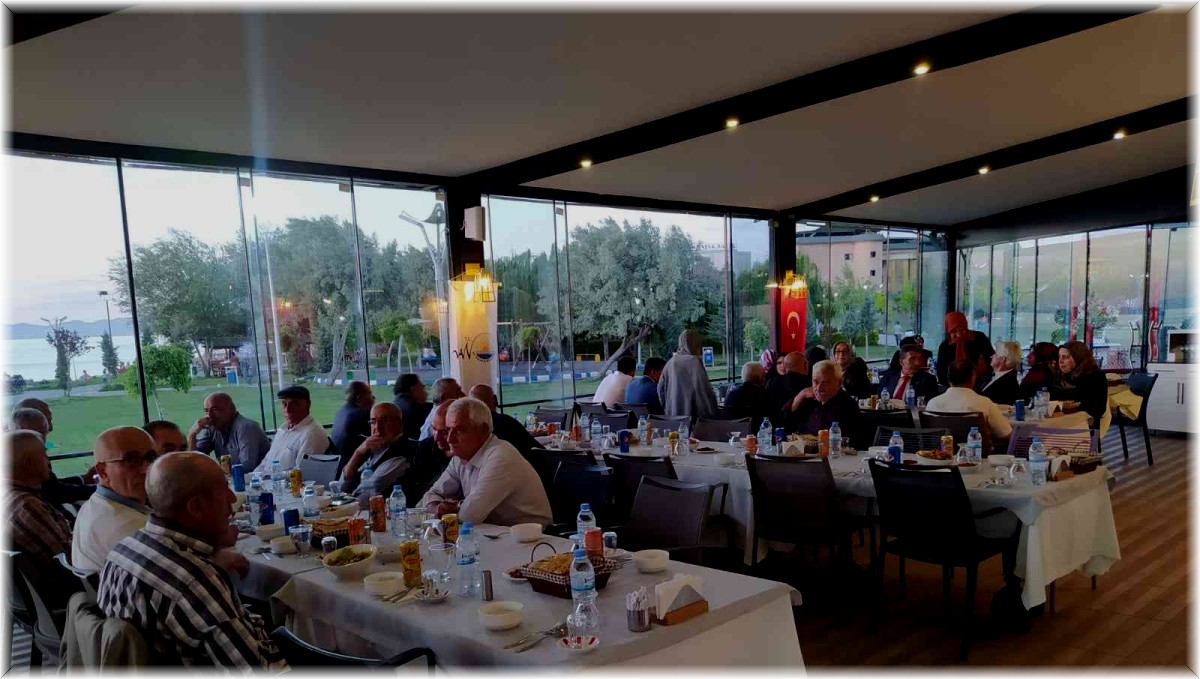 Van Büyükşehir Belediyesi koruyucu aileleri ve emeklileri unutmadı