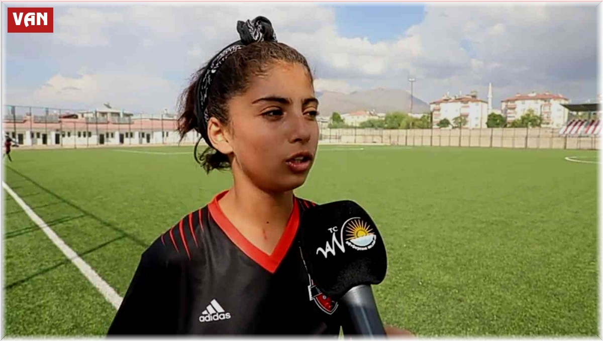 Van Büyükşehir Belediyesi Milli Takımlar bölge karmasına 3 futbolcu kazandırdı