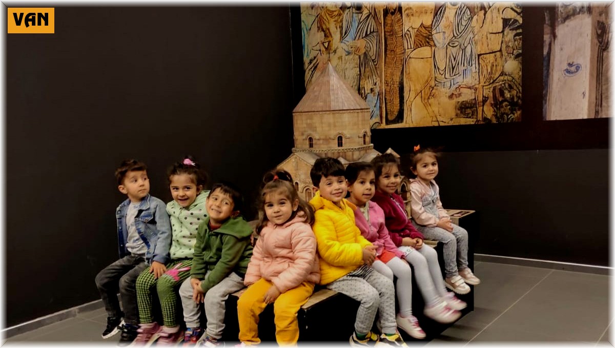 Van Büyükşehir Belediyesi minikleri tarihle buluşturdu