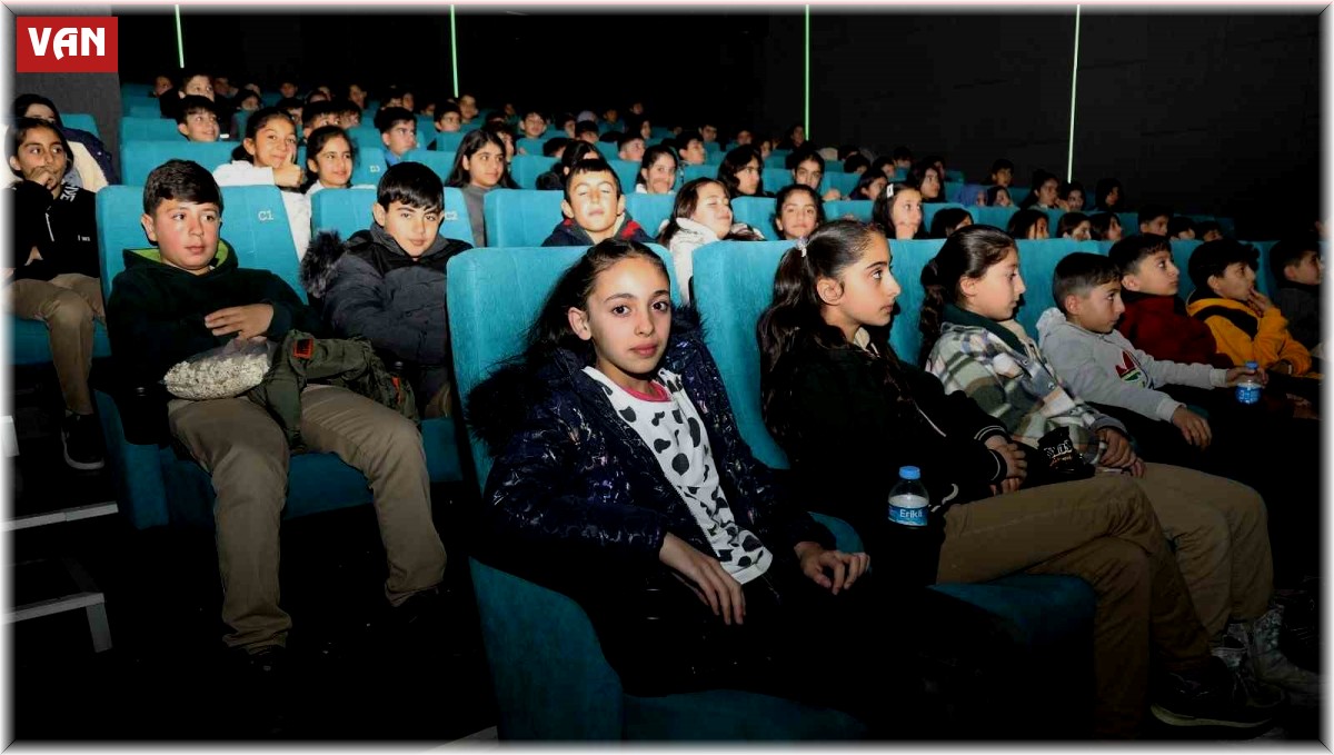 Van Büyükşehir Belediyesi öğrenciler için ücretsiz sinema projesi başlattı