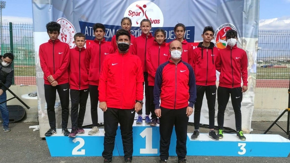 Van Büyükşehir Belediyesi sporcularından büyük başarı