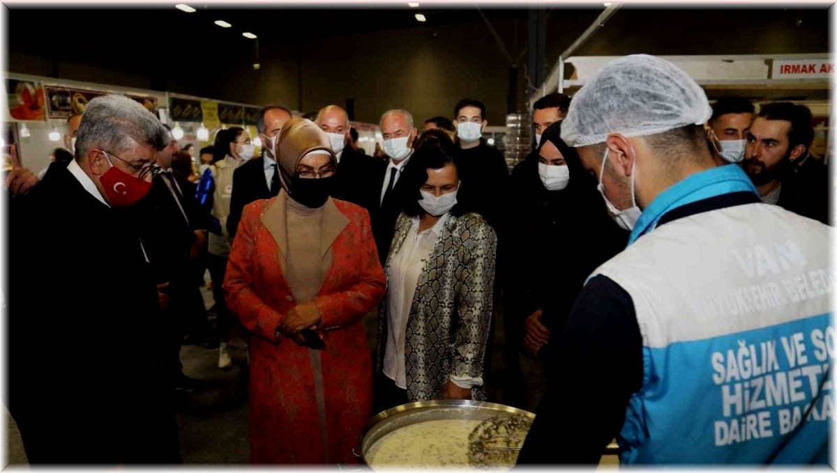 Van Büyükşehir Belediyesi stantlarına büyük ilgi