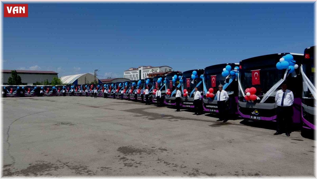 Van Büyükşehir Belediyesi tarafından alınan 27 otobüs hizmete başladı