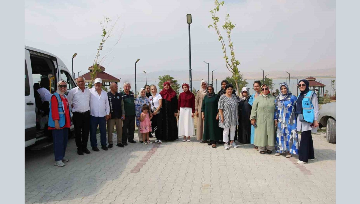 Van Büyükşehir Belediyesi yaşlı bireylere yönelik gezilerine devam ediyor