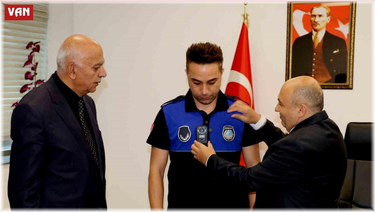 Van Büyükşehir Belediyesi zabıtasında yaka kamerası dönemi