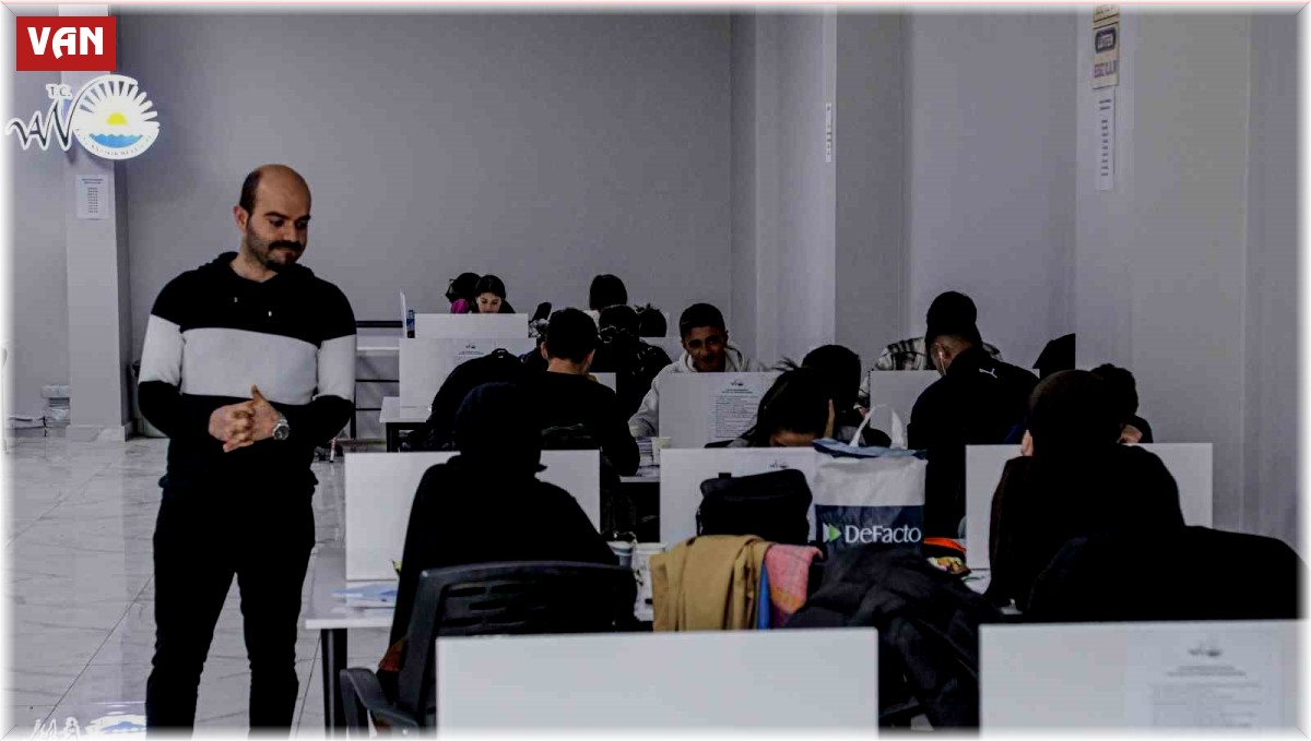 Van Büyükşehir Belediyesinden 11 ayrı noktada etüt merkezi hizmeti