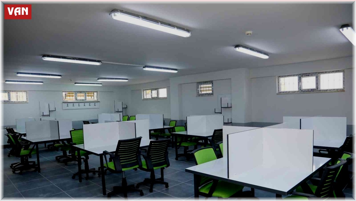 Van Büyükşehir Belediyesinden 235 okula kütüphane