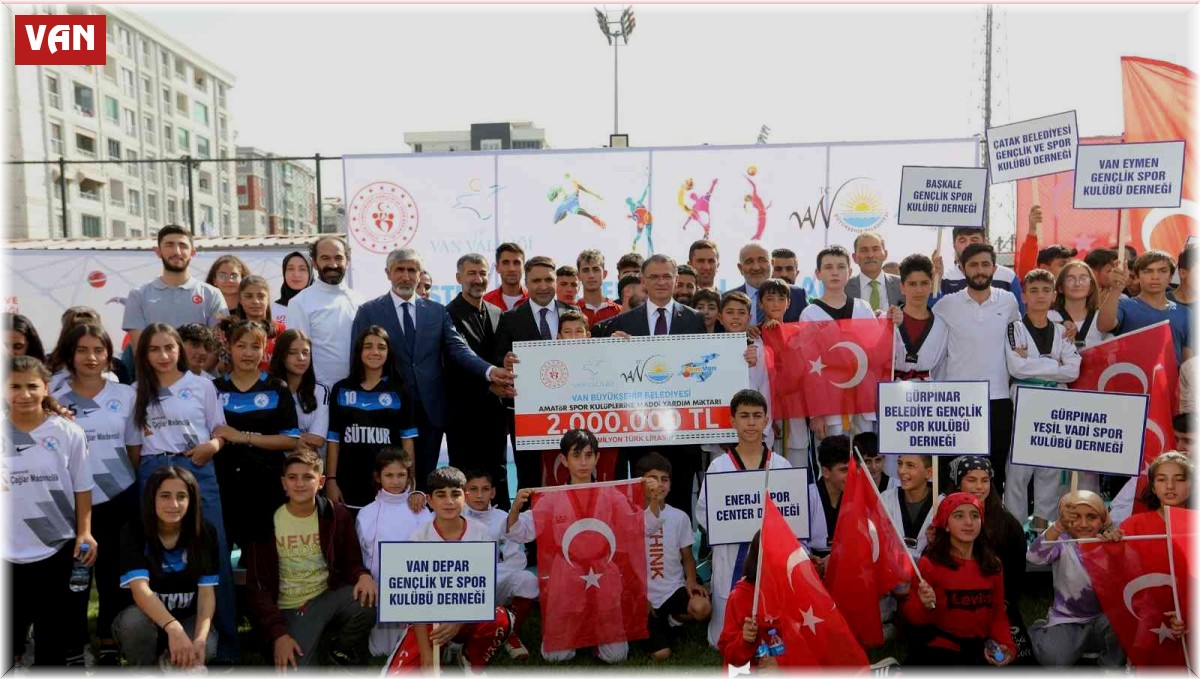 Van Büyükşehir Belediyesinden amatör spor kulüplerine 2 milyon TL'lik destek