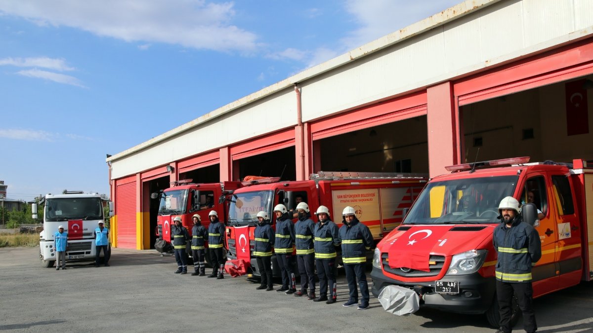 Van Büyükşehir Belediyesinden Antalya'daki yangın söndürme çalışmalarına destek