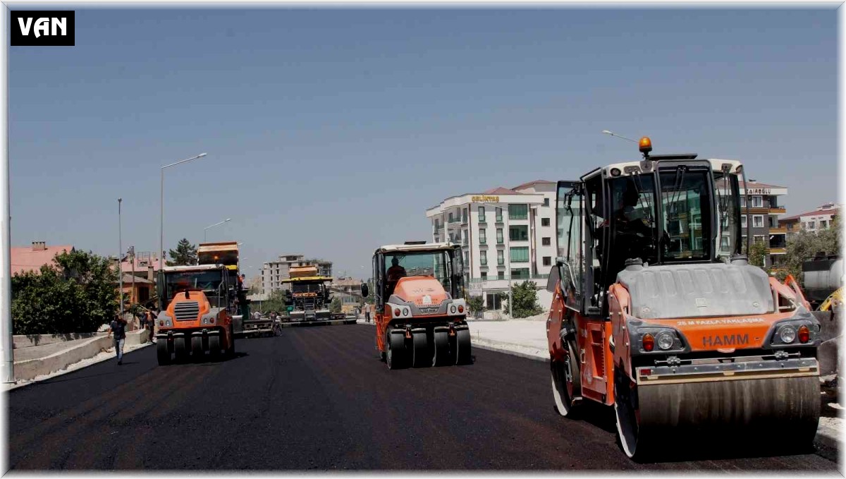 Van Büyükşehir Belediyesinden asfalt çalışması