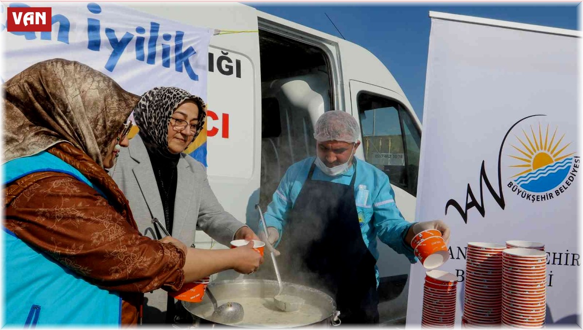 Van Büyükşehir Belediyesinden ayran aşı ikramı