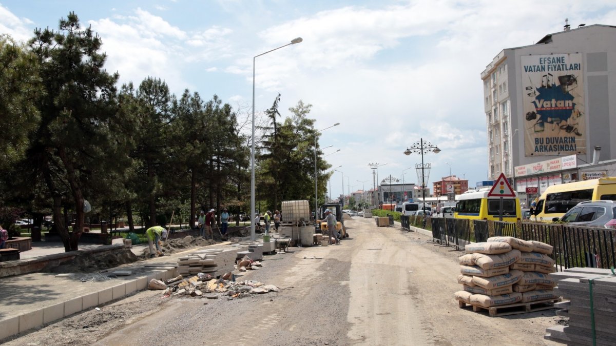 Van Büyükşehir Belediyesinden cadde yenileme çalışması