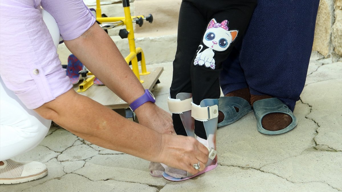 Van Büyükşehir Belediyesinden engelli çocuklara medikal malzeme desteği