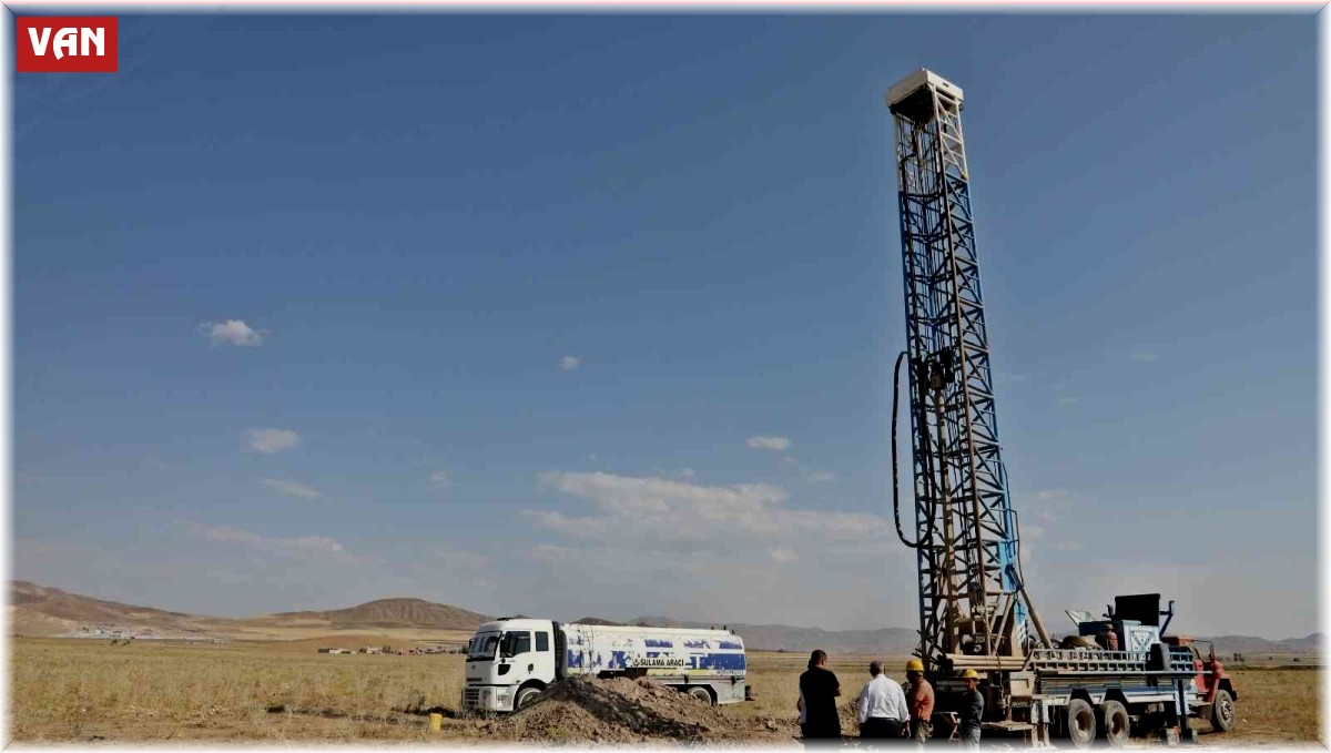 Van Büyükşehir Belediyesinden hayvanlara can suyu