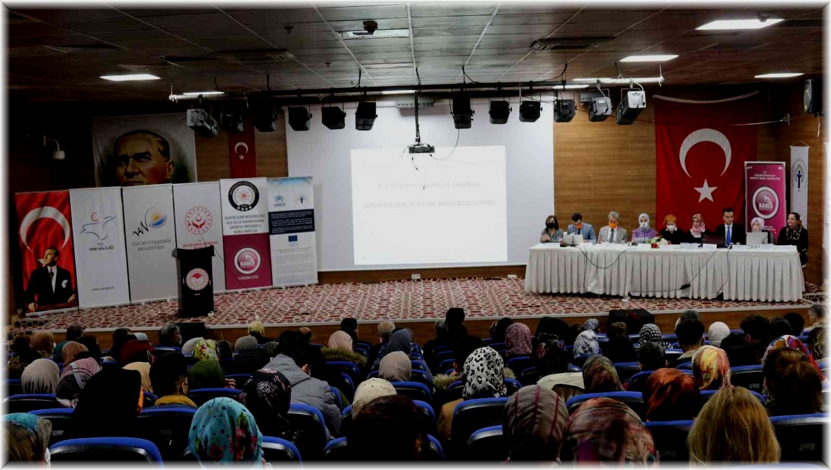 Van Büyükşehir Belediyesinden kadına yönelik şiddetle mücadele paneli