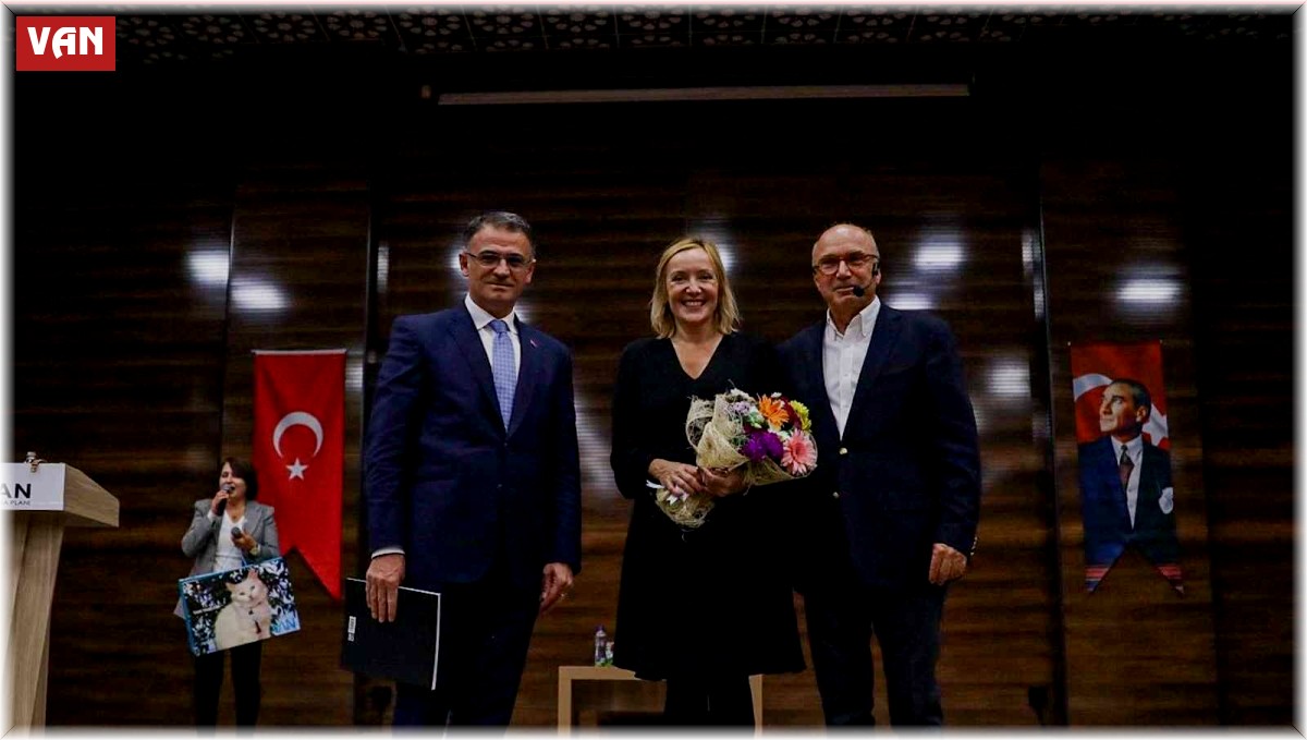 Van Büyükşehir Belediyesinden 'Liderlik' konulu konferans