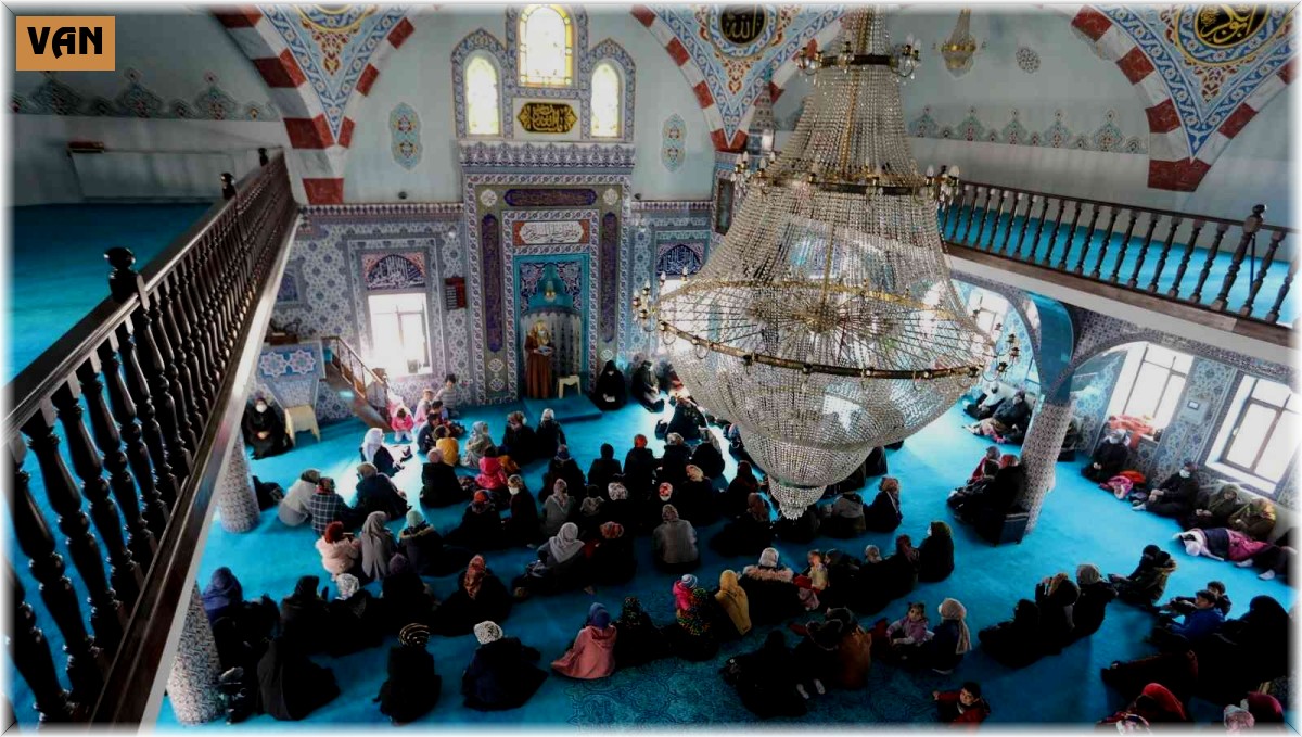 Van Büyükşehir Belediyesinden Regaip Kandili programı