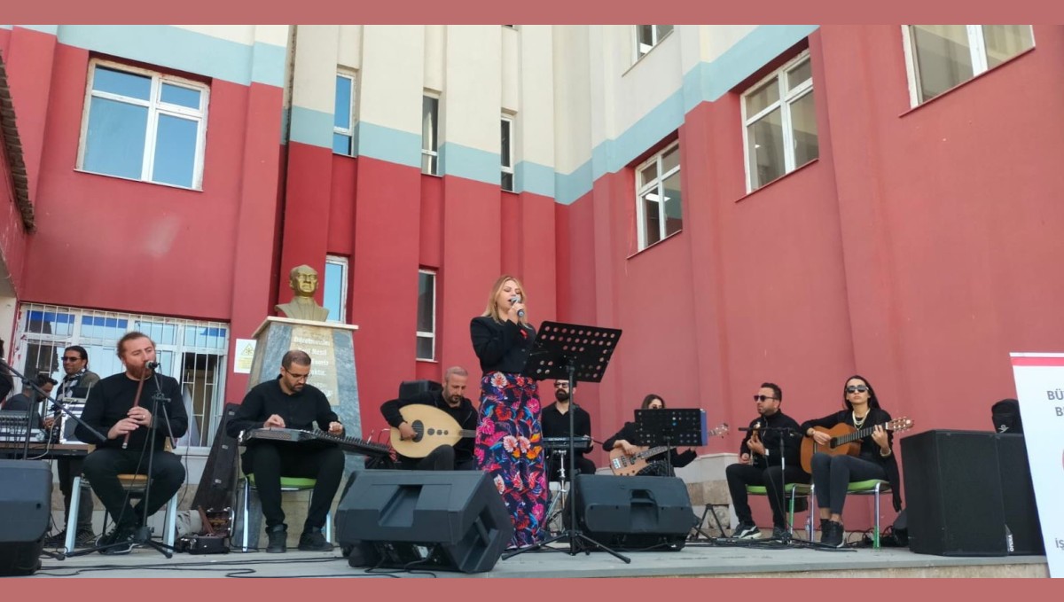 Van Büyükşehir Belediyesinden unutulmaz konser