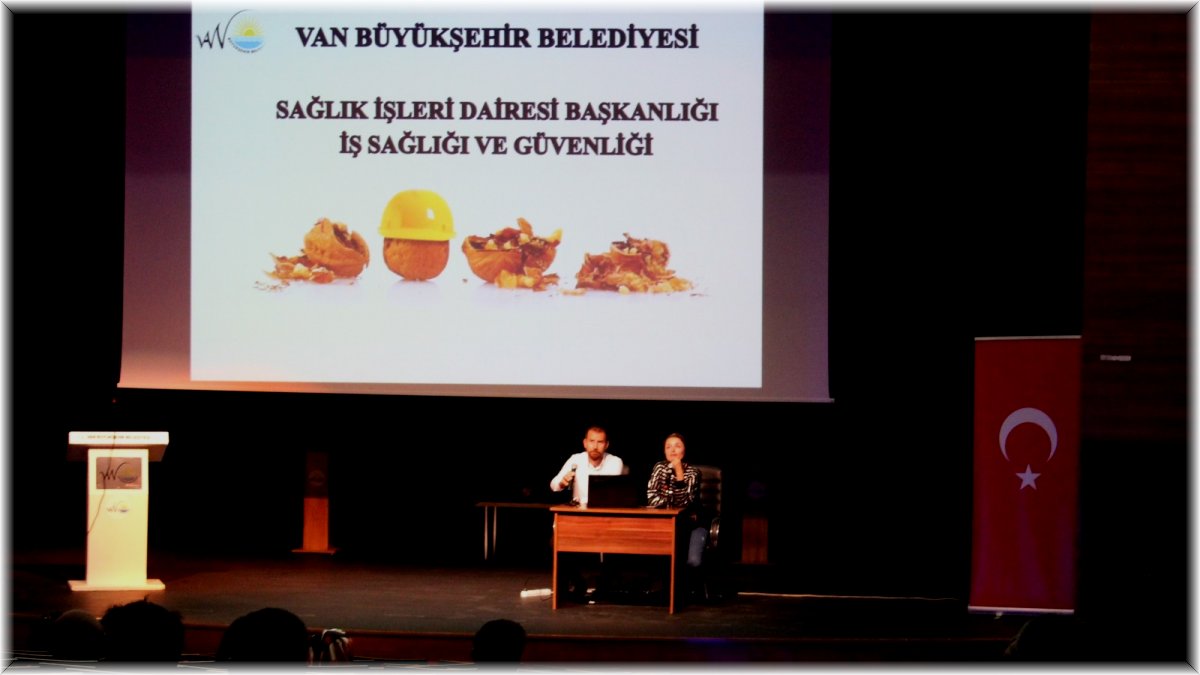 Van Büyükşehir Belediyesinden yeni atanan memurlara iş sağlığı eğitimi