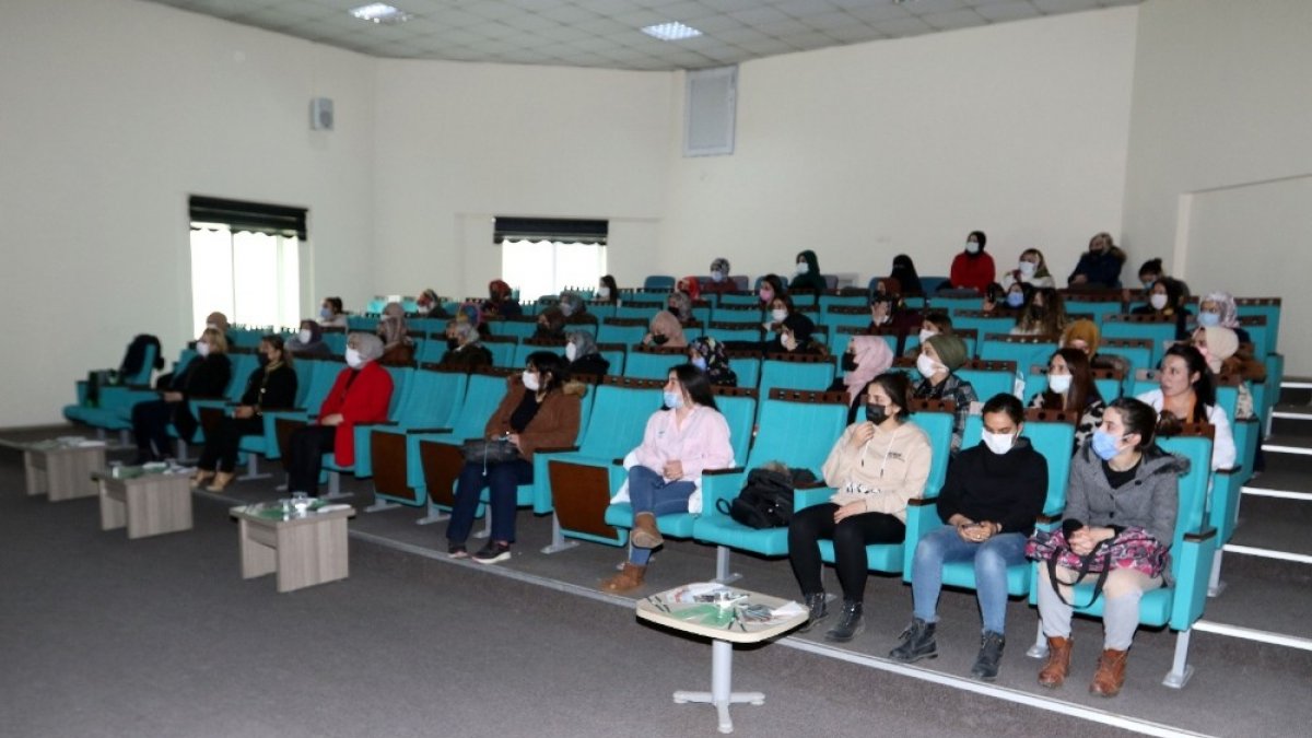 Van Büyükşehir Belediyesinden 'Yeşilay Haftası' semineri