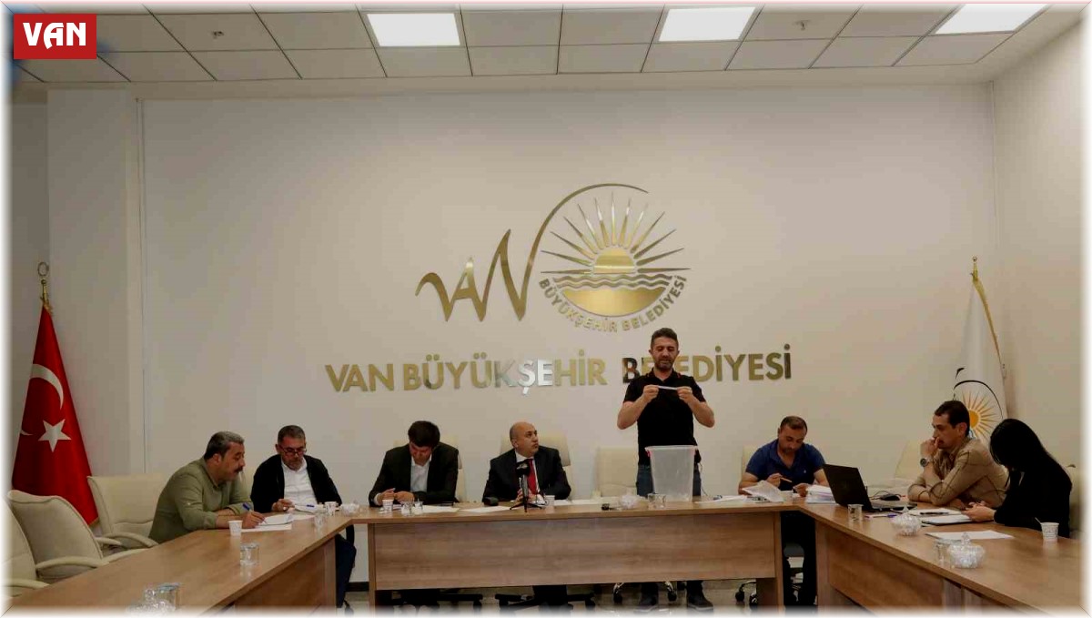 Van Büyükşehir Belediyesinin alacağı 234 mevsimlik işçi kura ile belirlendi