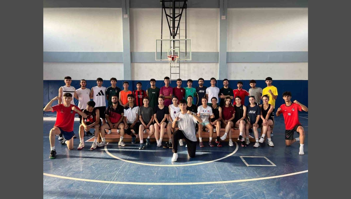 Van Büyükşehir Belediyesinin BESYO kursuyla 40 öğrenci üniversiteli oldu