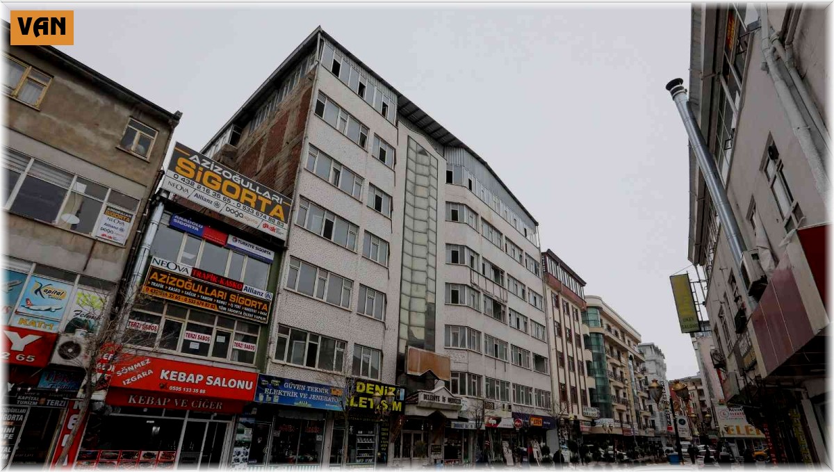 Van Büyükşehir Belediyesinin hasarlı iki hizmet binası için yıkım kararı