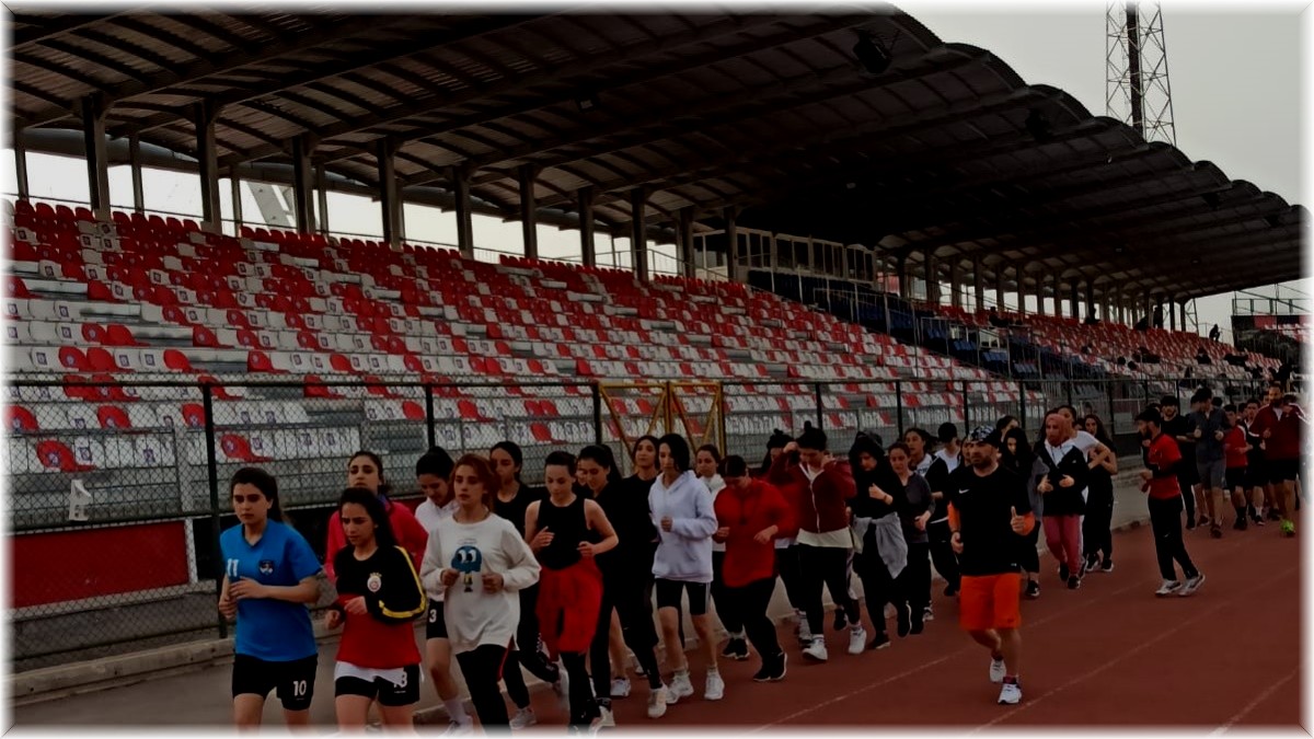Van Büyükşehir Belediyesinin kursuyla 30 öğrenci üniversiteli oldu