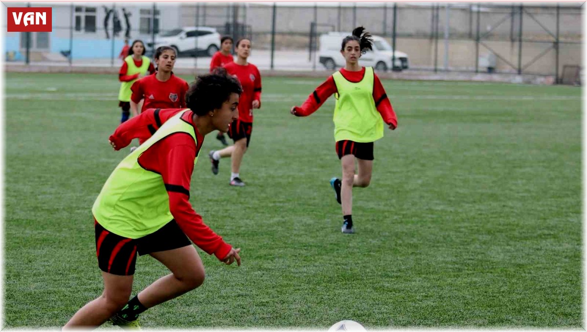 Van Büyükşehir Kadın Futbol Takımı yeni sezona hazır