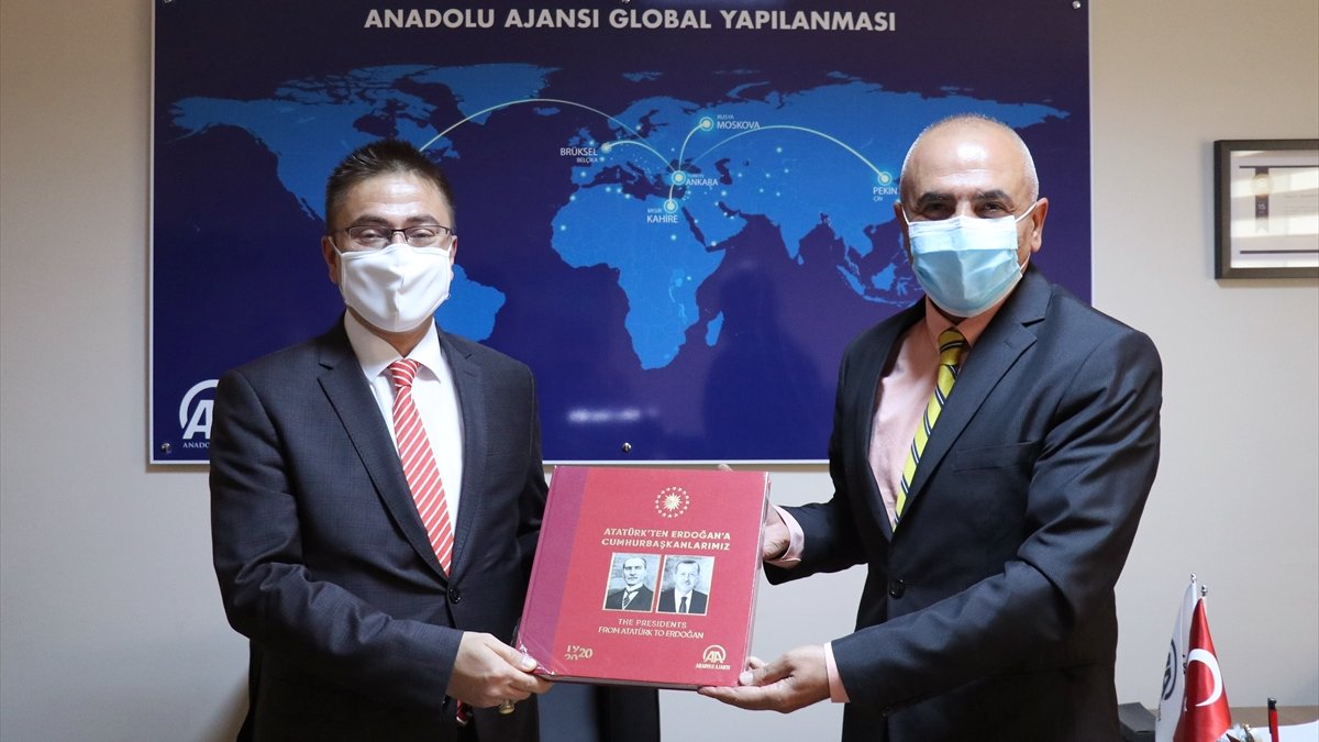 Van Cumhuriyet Başsavcısı Oğuzhan Dönmez'den AA'ya ziyaret