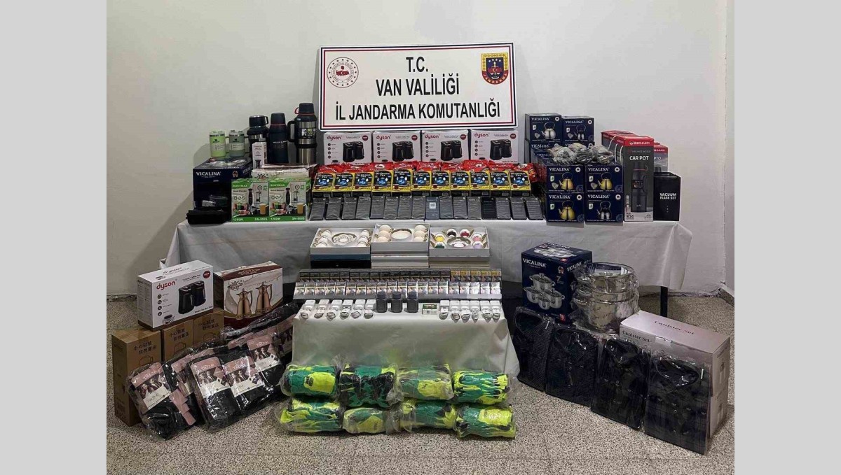 Van'da 1 milyon lira değerinde kaçak malzeme ele geçirildi