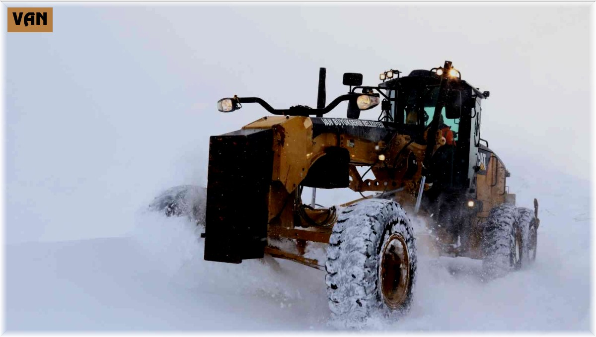 Van'da 109 yerleşim yerinin yolu ulaşıma kapandı