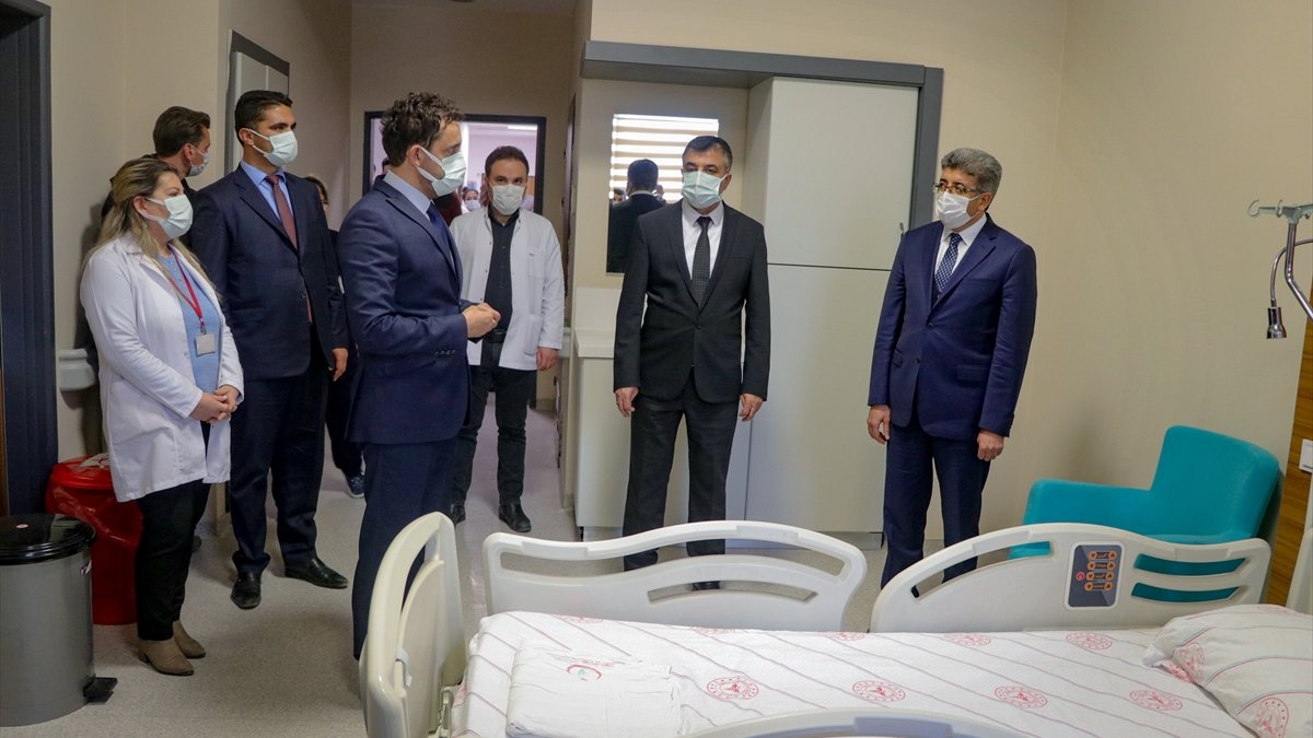 Van'da 11 bin 700 sağlık çalışanına Kovid-19 aşısı uygulanacak