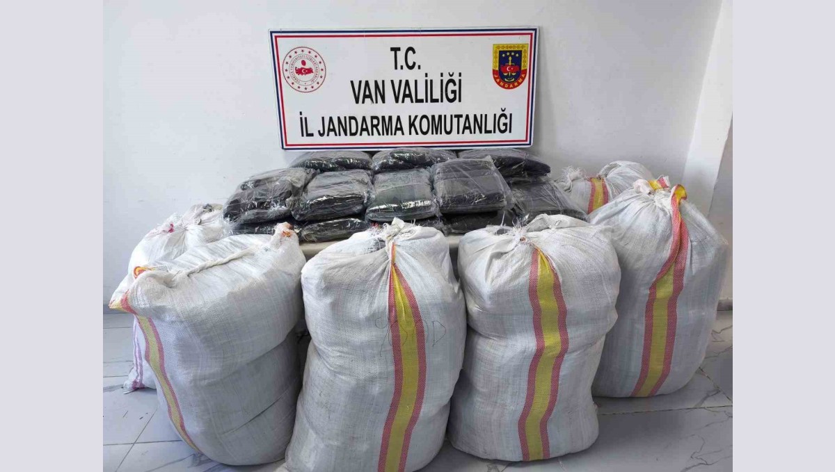 Van'da 1.1 milyon TL değerinde kaçak malzeme ele geçirildi