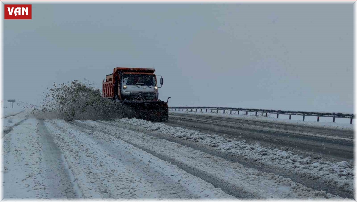 Van'da 11 yerleşim yerinin yolu ulaşıma kapandı