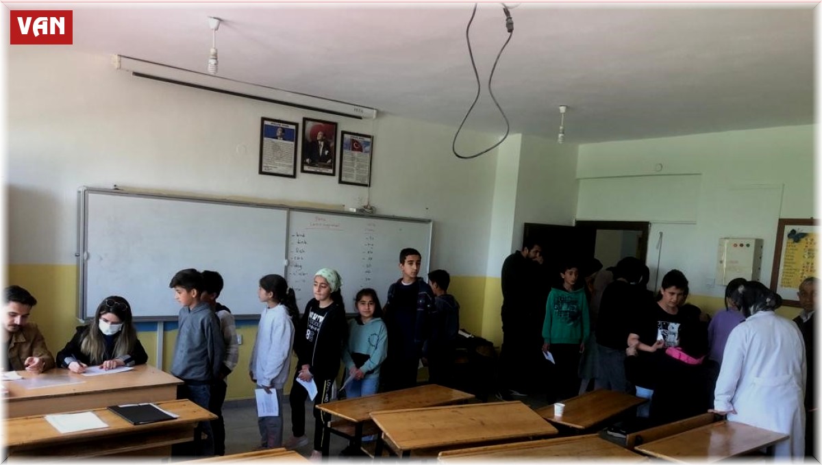 Van'da 15 bin öğrenci sağlık taramasından geçirildi