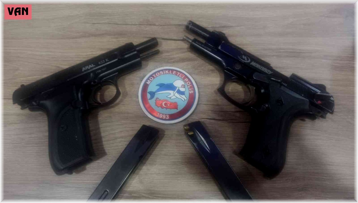 Van'da 15 şahıs tutuklandı