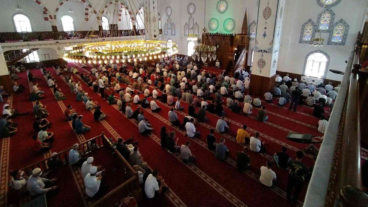 Van'da 15 Temmuz şehitleri için mevlit okutuldu