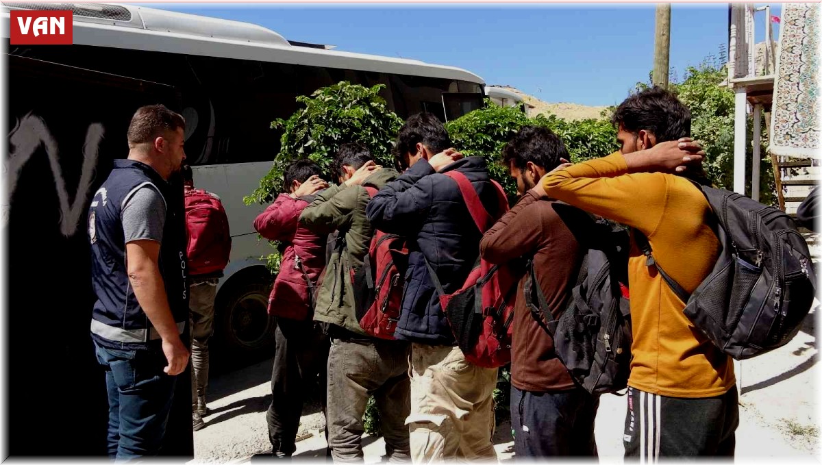 Van'da 16 düzensiz göçmen yakalandı