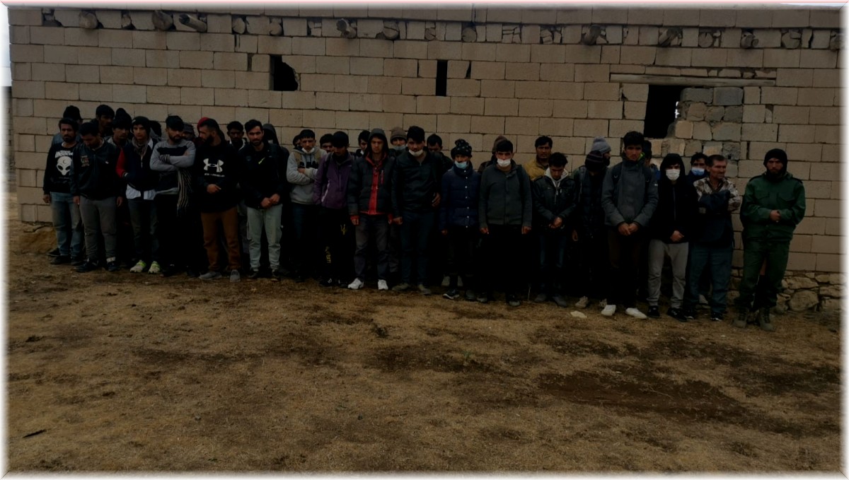 Van'da 164 düzensiz kaçak göçmen yakalandı