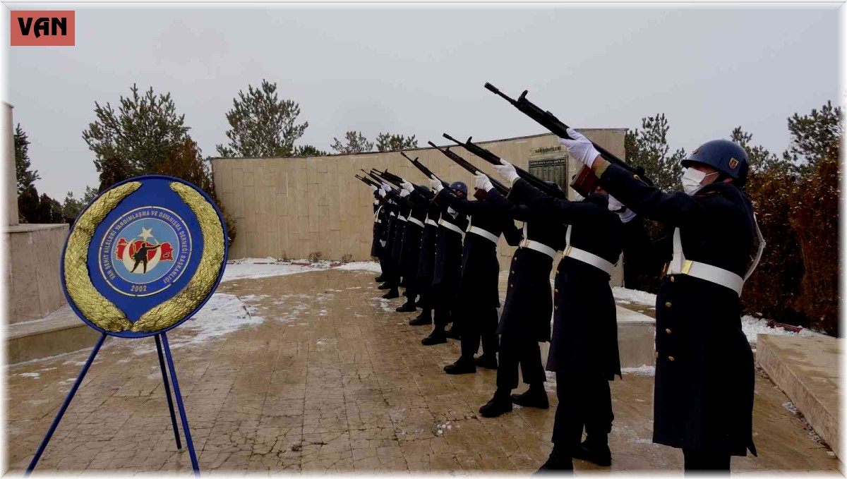 Van'da "18 Mart Çanakkale Zaferi ve Şehitleri Anma Günü" programı