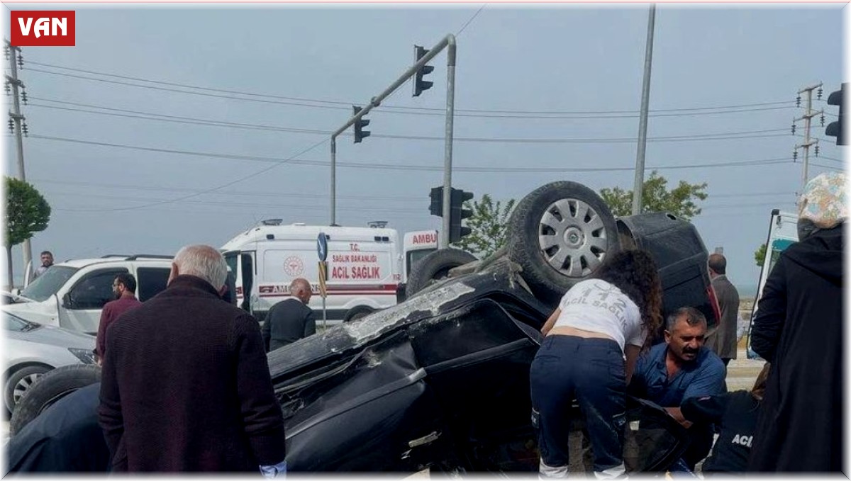 Van'da 2 ayrı trafik kazası: 4 yaralı