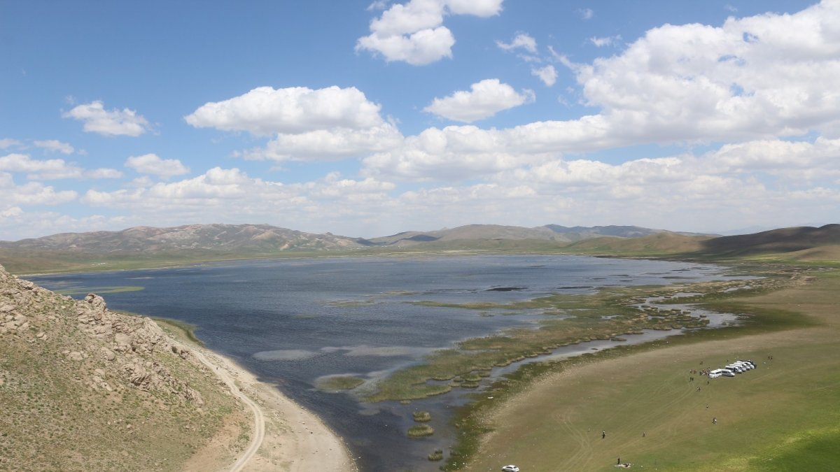 Van'da 2 bin 700 yıllık baraj gölü ekoturizme açıldı