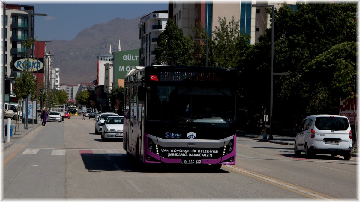 Van'da 21 yeni güzergaha ilk kez otobüs seferi verildi