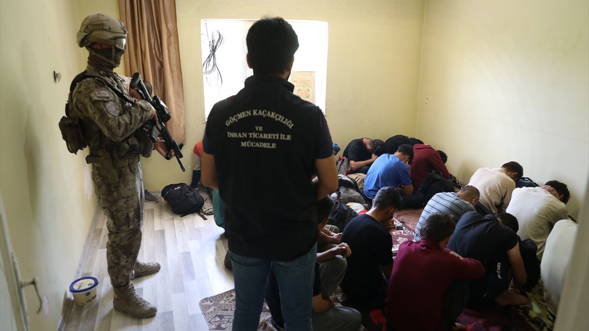 Van'da 23 düzensiz göçmen yakalandı