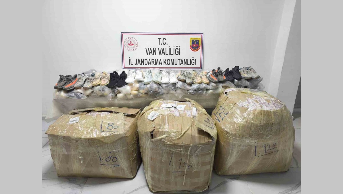 Van'da 2.4 milyon TL değerinde gümrük kaçağı malzeme ele geçirildi