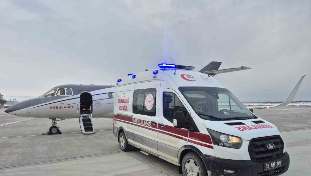 Van'da 3 aylık bebek uçak ambulansla Konya'ya sevk edildi