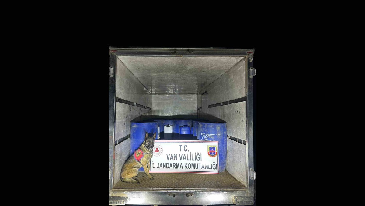 Van'da 3 bin 710 litre asetik asit anhidrit ve 50 kilogram kostik soda ele geçirildi