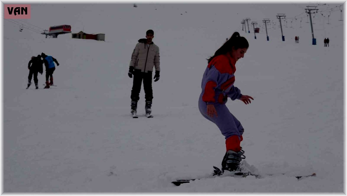 Van'da 3 yılın ardından kayak sezonu açıldı