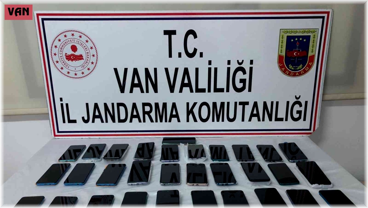 Van'da 31 adet kaçak cep telefonu ele geçirildi